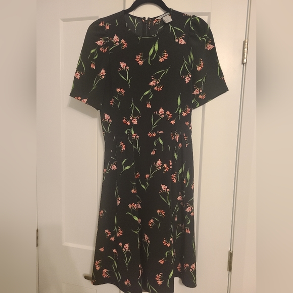 H&M Concealed Zipper Floral Print Dress Size 6 - Picture 2 of 6